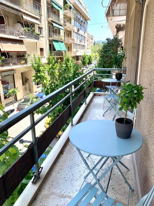 Spacious 4-Bedroom Family Home, 100M From Metro Athènes Extérieur photo