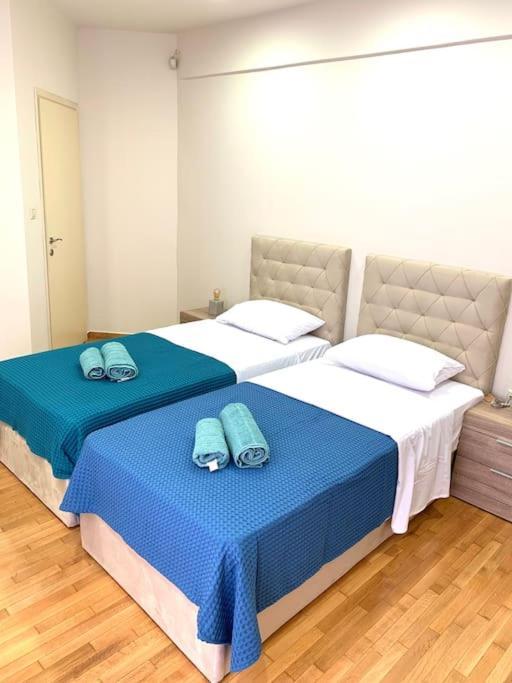 Spacious 4-Bedroom Family Home, 100M From Metro Athènes Extérieur photo