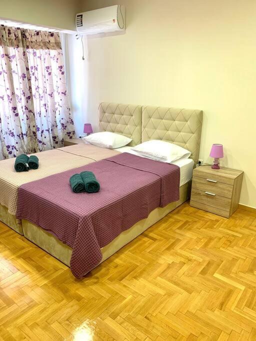 Spacious 4-Bedroom Family Home, 100M From Metro Athènes Extérieur photo
